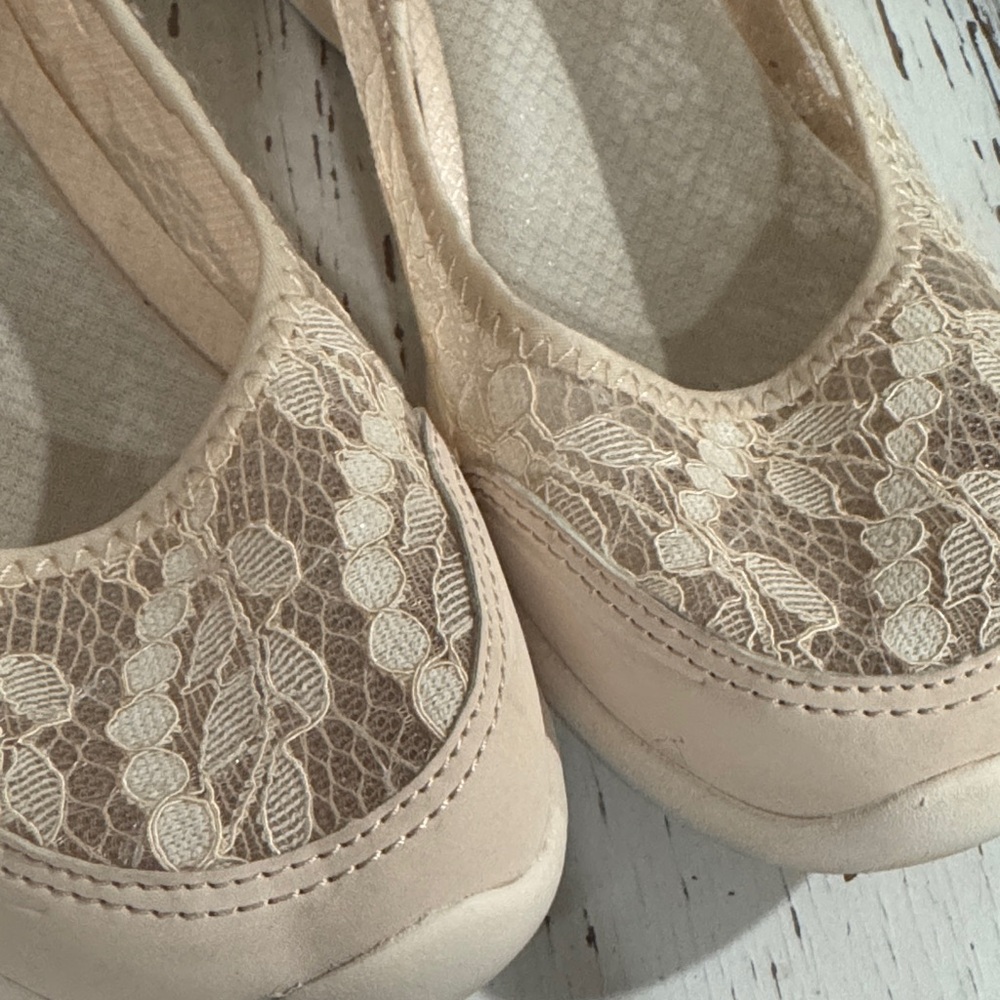 Skechers Women's Beige Lace Flats - Picture 5 of 5